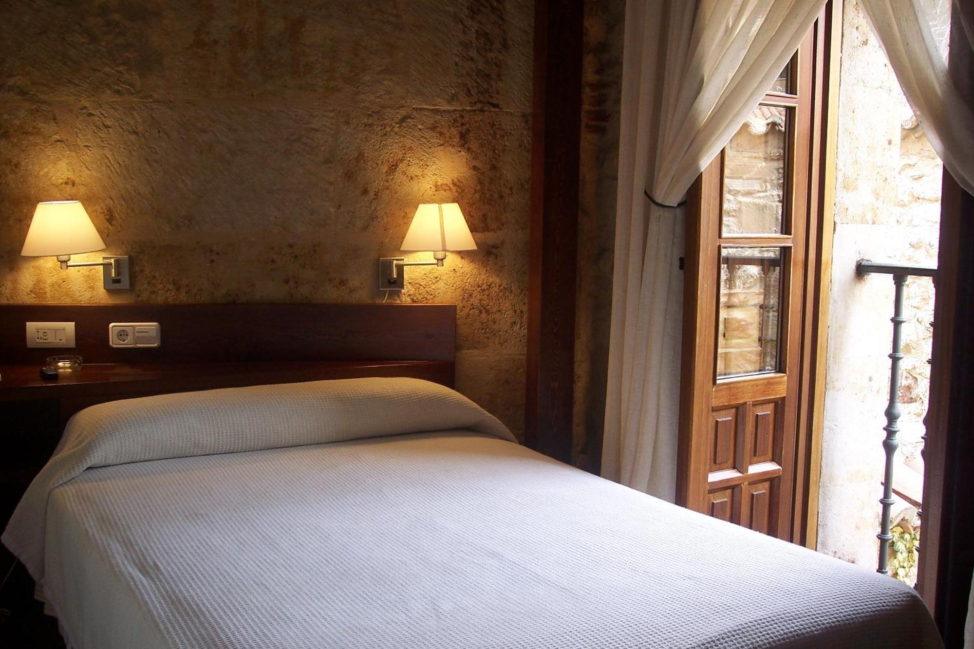 Hotel Microtel Placentinos Salamanca Ngoại thất bức ảnh